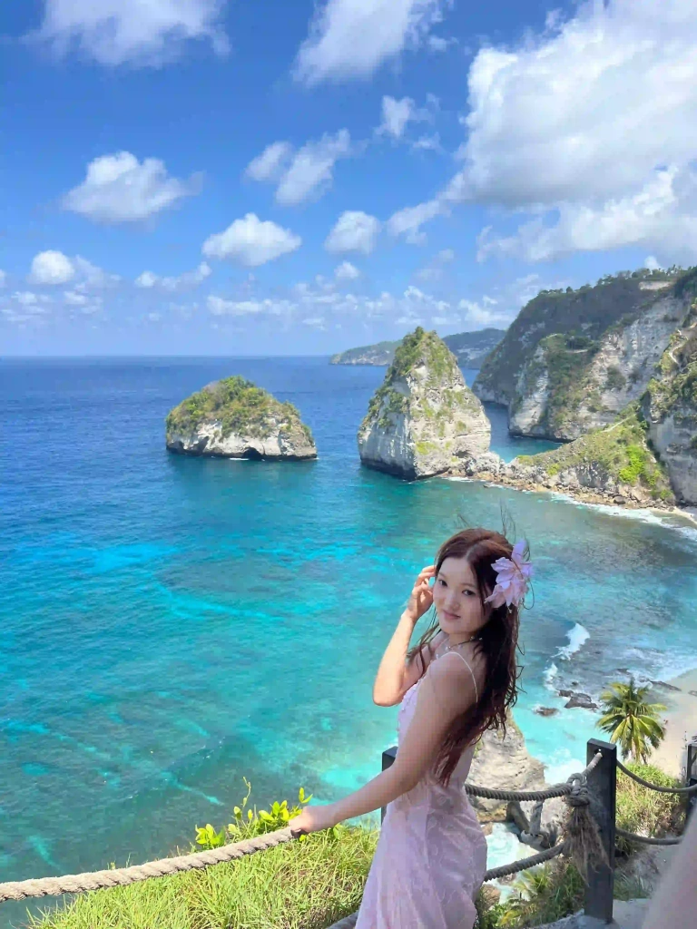 Beauty Girl and Diamond Beach View | Activities Penidatour